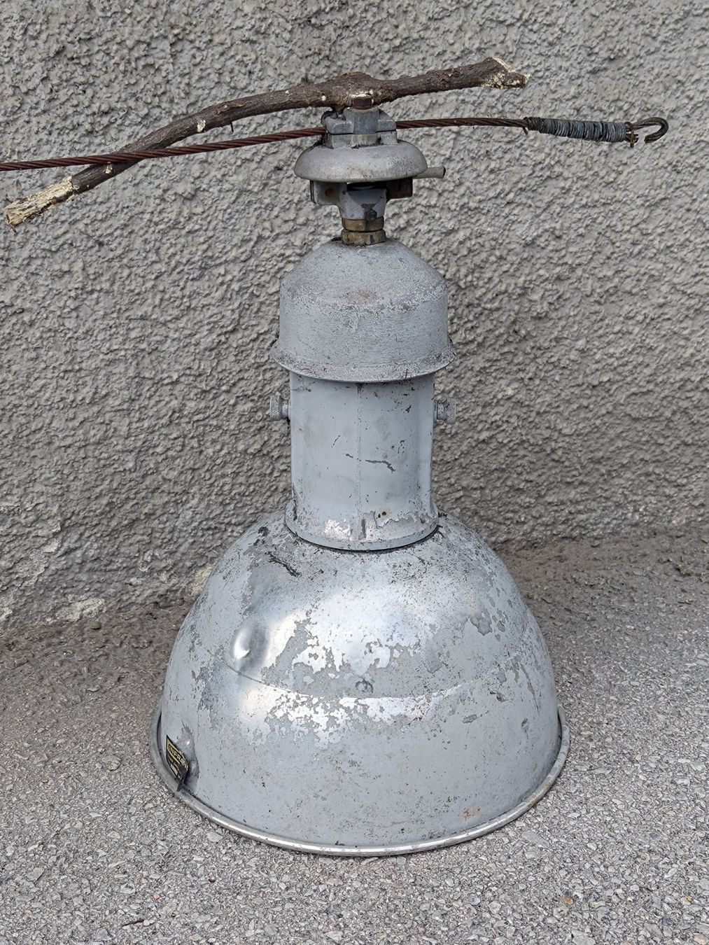 Kronleuchter & Deckenlampen: Lampe industrielle vintage Infranor Genève – Defekt aus Ollon VS von Astiegan