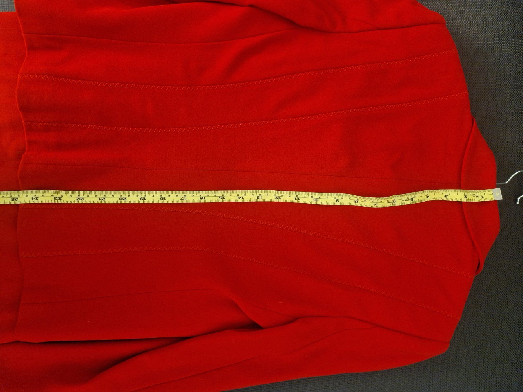 Escada Vestiti: Wunderschönes Escada Kleid und Jacke – Nuovo (secondo la descrizione) da Wettingen venduto da mor_76q7 7