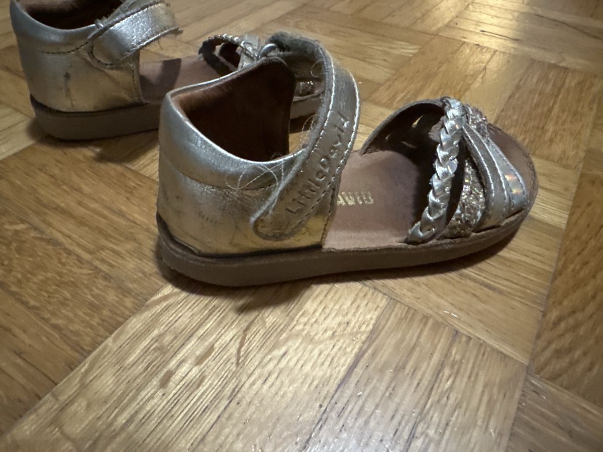 Scarpe per ragazze: Mädchen Sandalen Leder grösse 23 – Usato da Männedorf venduto da kek_n8pr 1