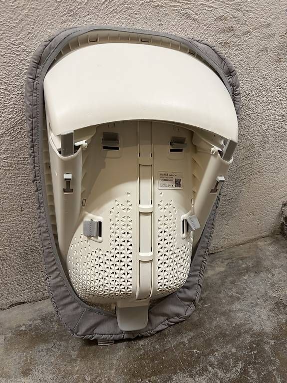 Seggioloni: Tripp Trapp Stokke Newborn Babyschale Grau – Usato da Zürich venduto da aar_8vqp 1