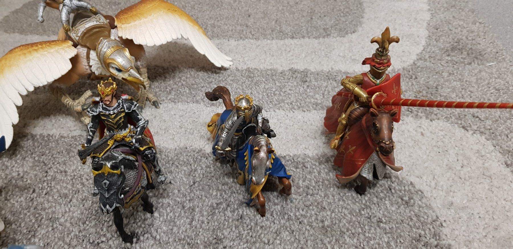 Schleich Giocattoli: Schleich  Set 5xRitter mit Pferd, Greif mit Reiter Zauberer – Usato da Embrach venduto da Lilly2021 5