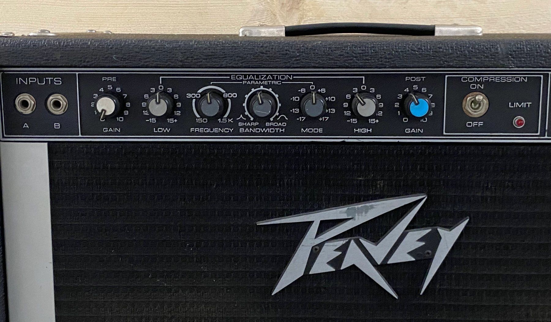 Peavey Amplificatori: PEAVEY BASS COMBO MARK III – Usato da Dietikon venduto da Ilsru 2