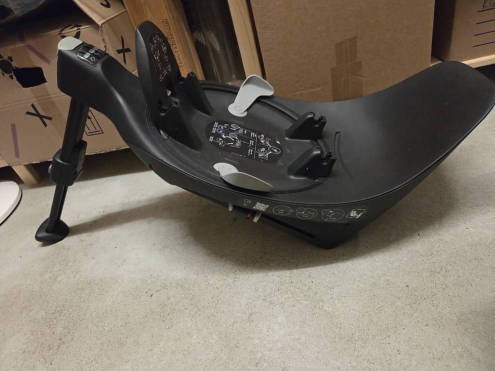 Cybex Auto-Kindersitze: Cybex Cloud T i-Size Plus mit Base T grau – Gebraucht aus Emmenbrücke von DA90 3