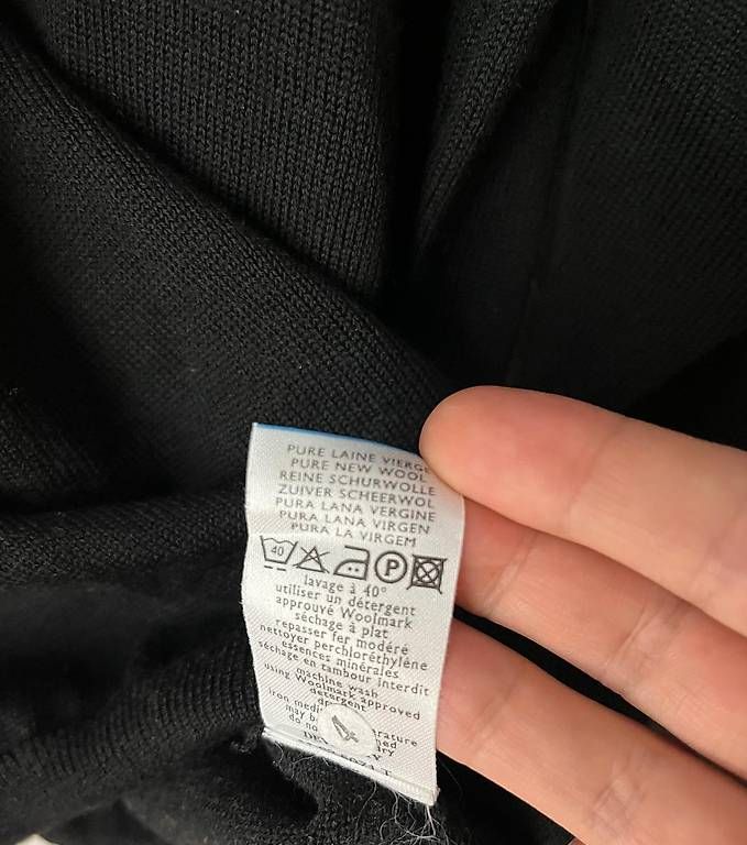 Lacoste Maglioni & Felpe: Black Lacoste turtleneck, 100% virgin wool, Size 5 – Usato da Zürich venduto da LeoGd 2