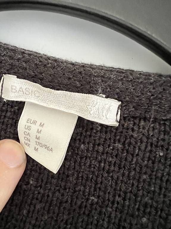 H&M Jacken: Weiche Strickjacke grau H&M Grösse M – Gebraucht aus Zürich von Klimbim87 1