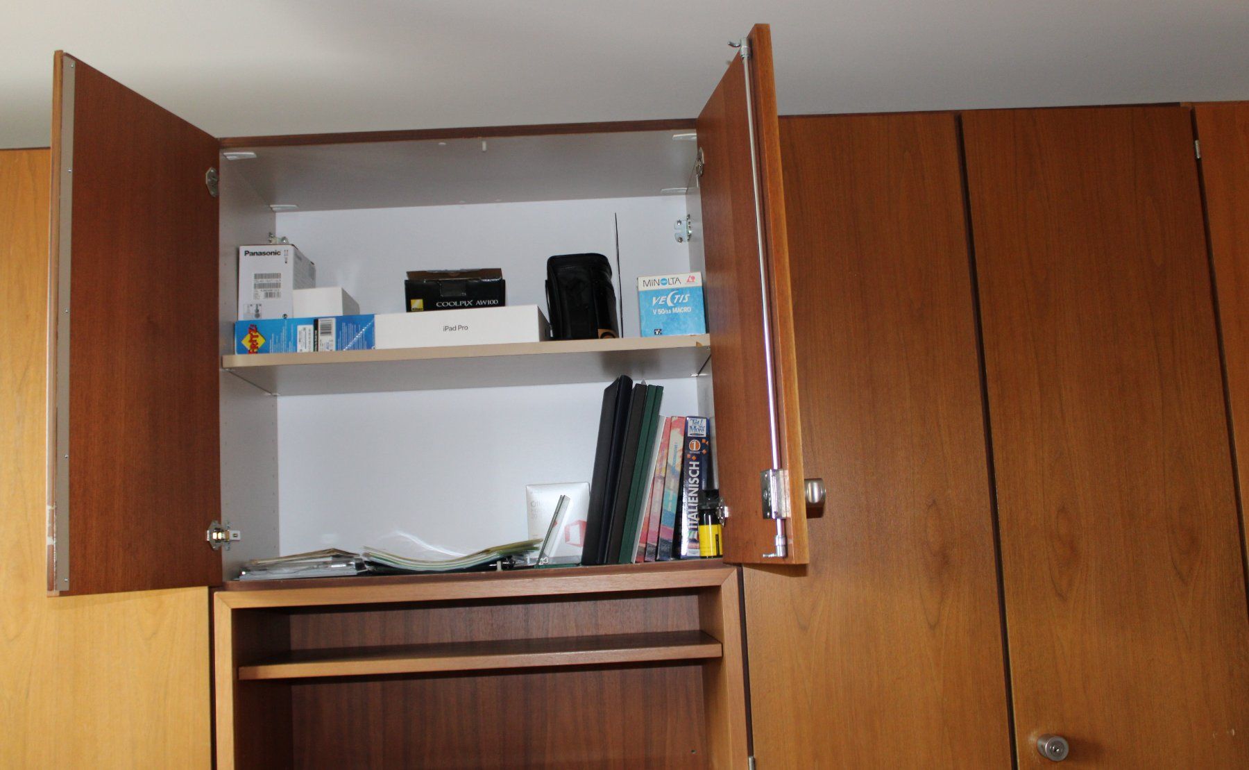 Armoires: Wandschrank (EH) – D'occasion à Schaan par antikes_und_kurioses 1