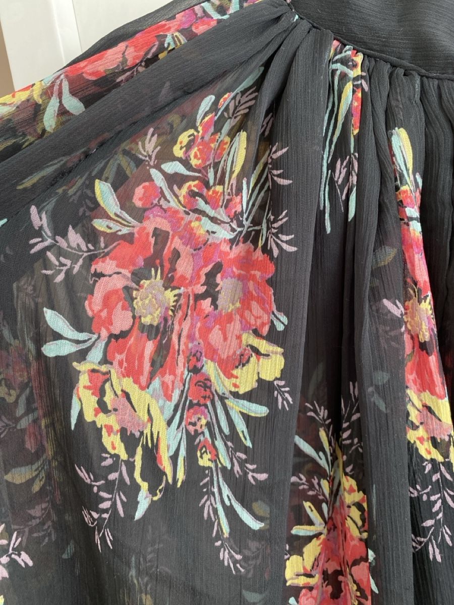 Camicette: Schwarze Chiffon-Bluse mit Blumenmuster Gr. 34 – Nuovo (secondo la descrizione) da Basel venduto da selinalivia 1