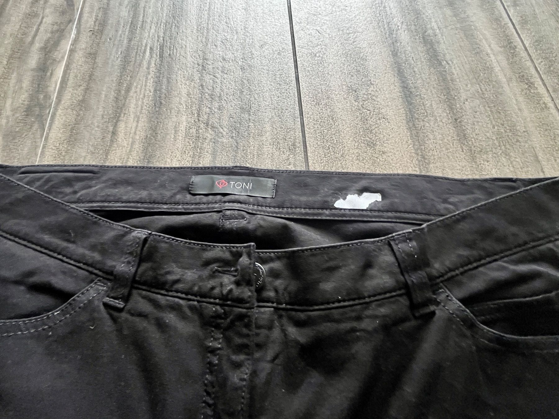 Toni Pantaloni: Toni Jeans schwarz, 46 kurz – Usato da Strengelbach venduto da Lucaernest 1