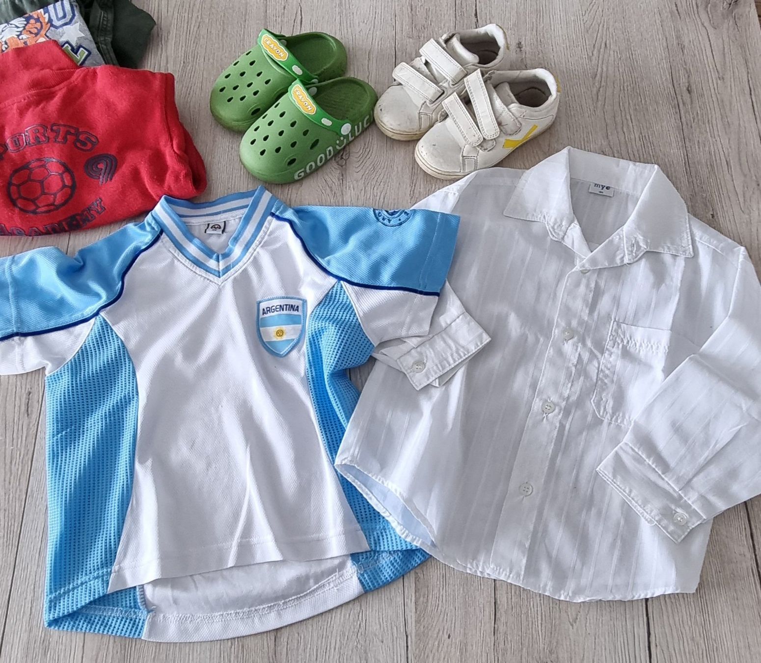 Lotti & Set di vestiti: Jungen Kleiderpaket gr.104 – Usato da Grossdietwil venduto da GNOM313 1