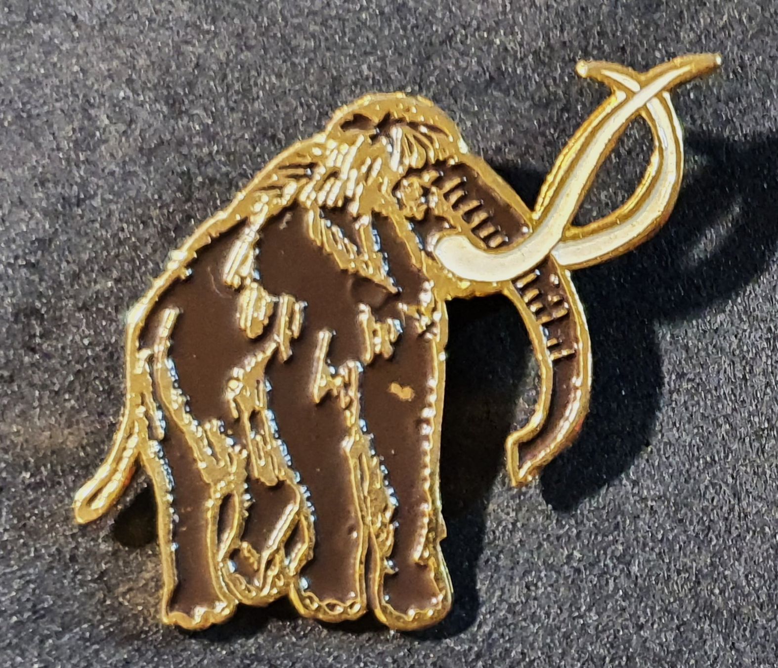 Plaquettes & Badges: BB232 - Pin Mammut – D'occasion à Reinach BL par Boston-Verkauf