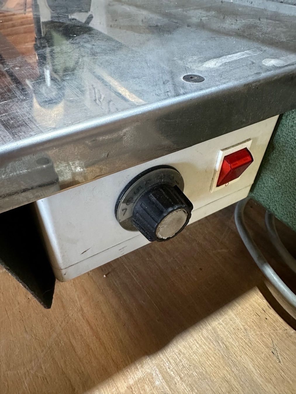 Alle Maschinen: Furniernähmaschine – Gebraucht aus Rothrist von  4
