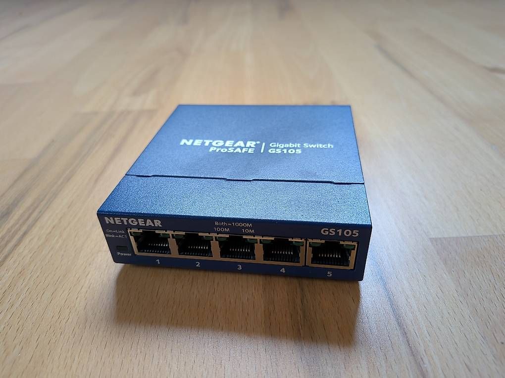 Hub & Switch: Netgear GS105GE Switch – Usato da Degersheim venduto da jason.b 1