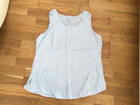 Sommerliches Leinen Top, hellblau, Grösse 42/44 Clarina
