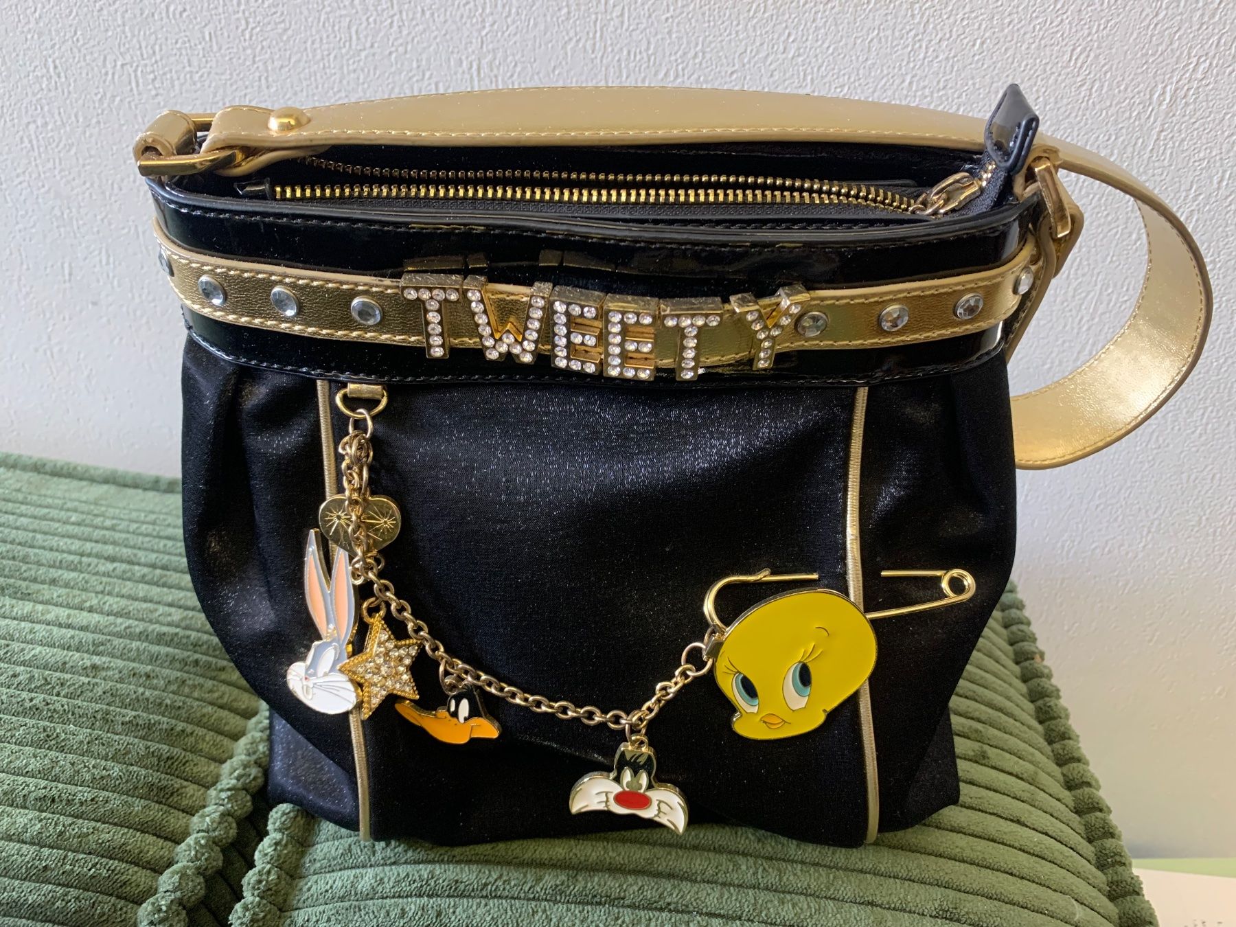 Taschen für Damen: Handtasche in schwarz mit Looney Toons – Neu (gemäss Beschreibung) aus Winterthur von Compiorg
