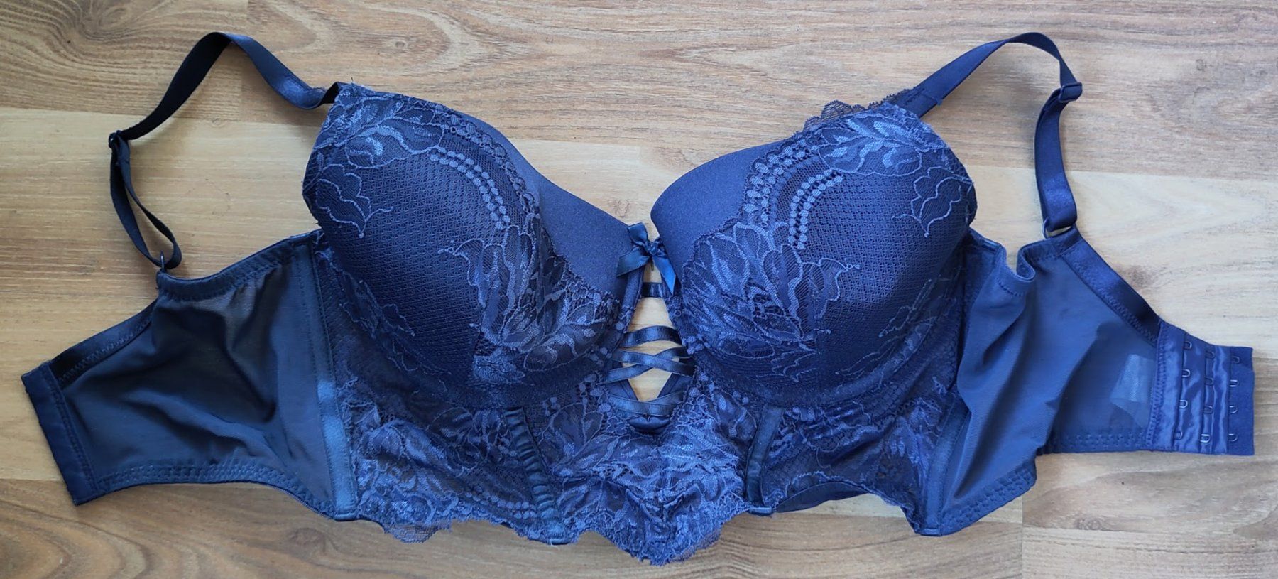 Hunkemöller Altra biancheria intima: Dunkelblauer BH von Hunkemöller, Gr. 75E – Usato da Lugano venduto da kat_lm5b 1