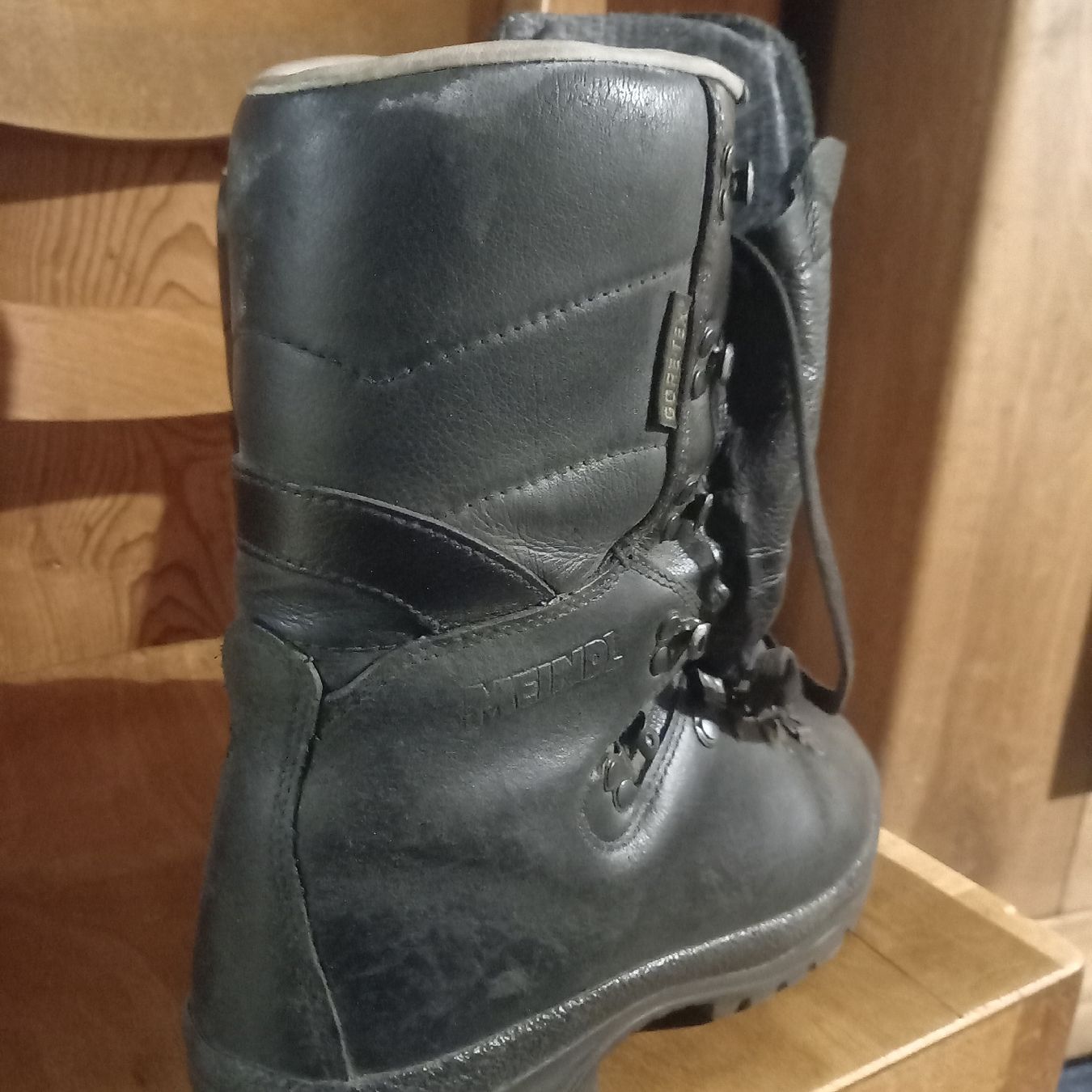 Meindl Scarpe da uomo: Meindl Gore-Tex Winterstiefel, Grösse 40, gebraucht – Usato da Galgenen venduto da Allerlei8854 6