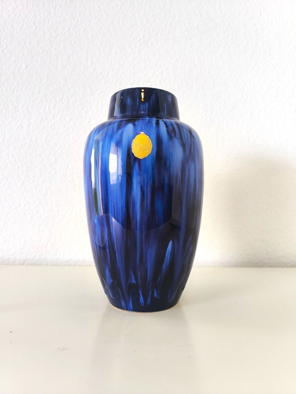 Vasi & Recipienti: Blaue Keramikvase mit speziellem Dekor – Usato da Stetten AG venduto da S.Tun.