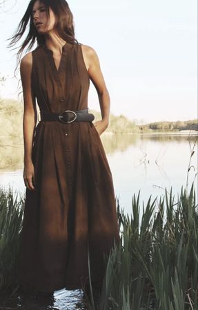 Braunes Kleid aus 100 % Baumwolle mit Gürtel, Größe M