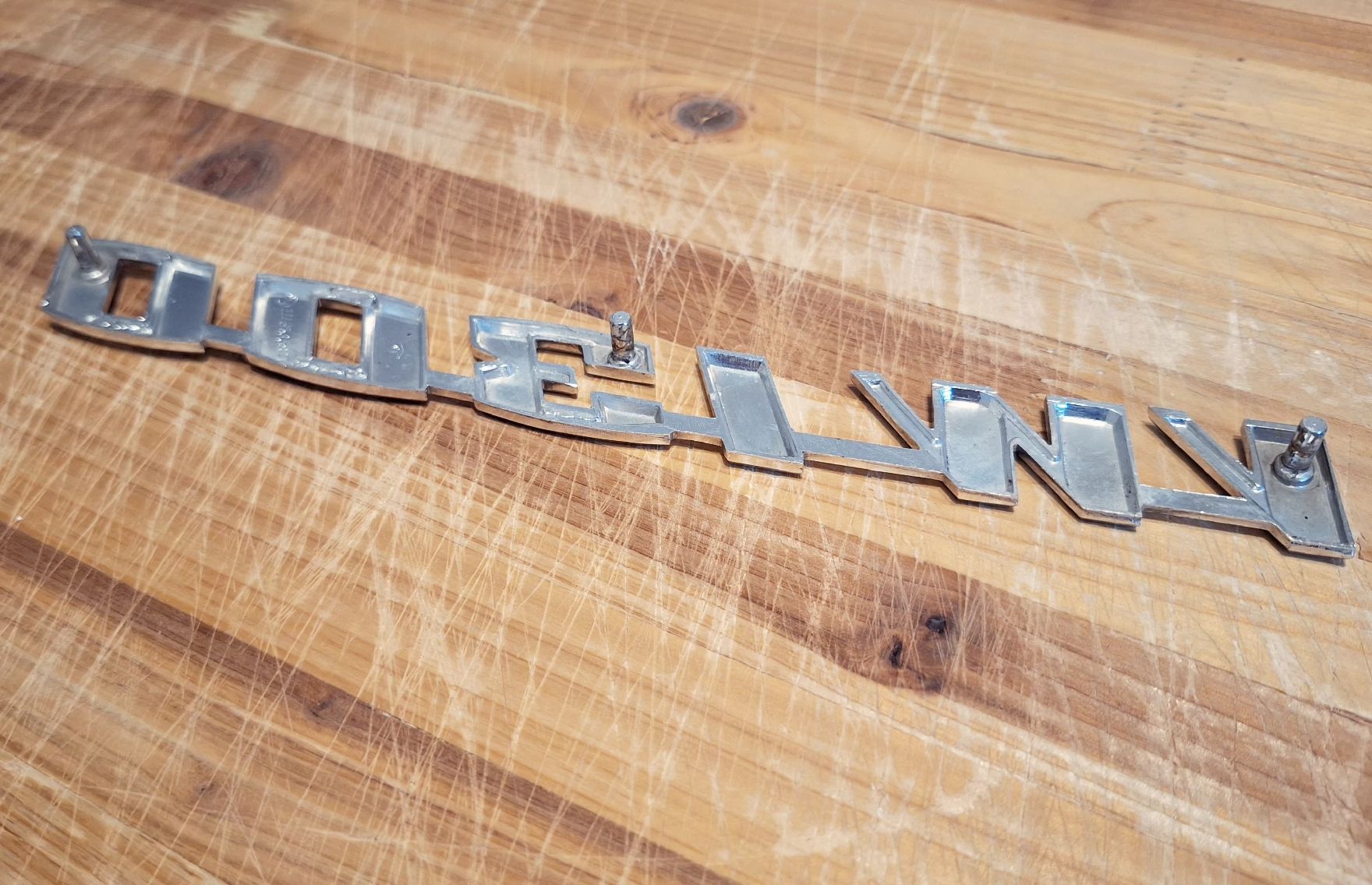 VW Toutes les pièces auto: VW Käfer ,,1300" Emblem – D'occasion à Triesen par BLACKSHEEP75 2