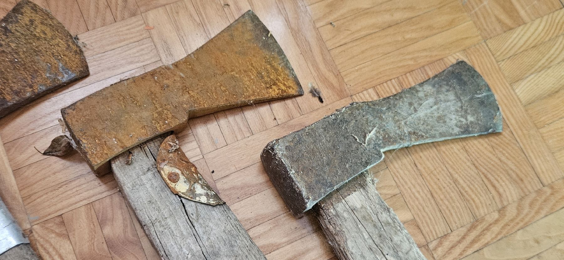 Alle Werkzeuge: Alte Äxte Lot – Gebraucht aus Belp von Ginus85 2