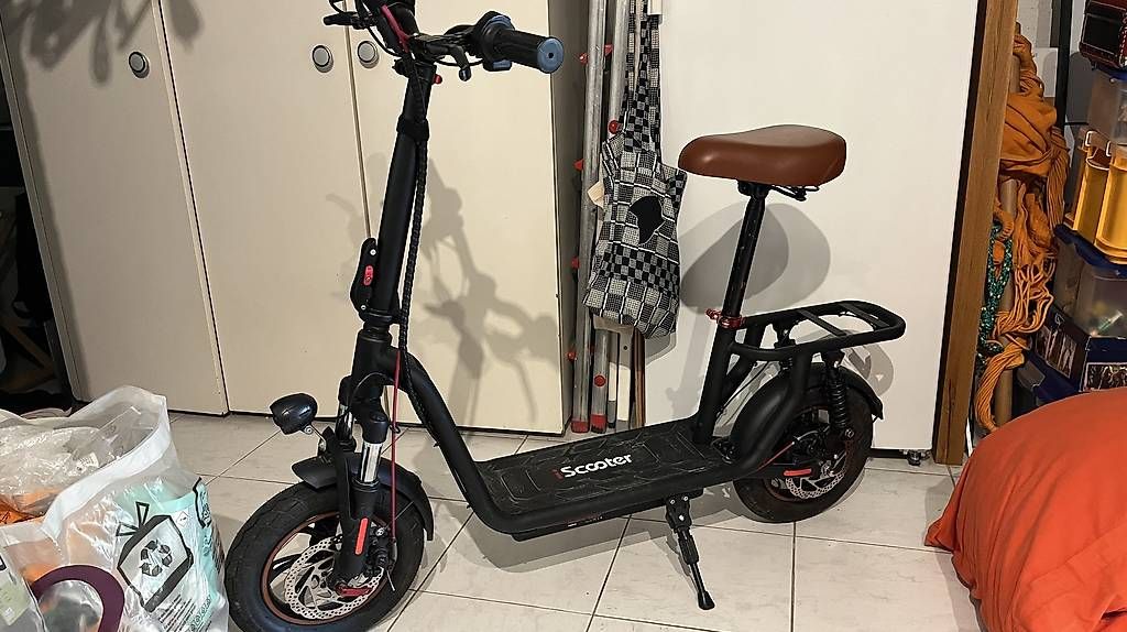 Voiturettes électriques: e Trotti mit Sitz  – D'occasion à Adliswil par baldaufd
