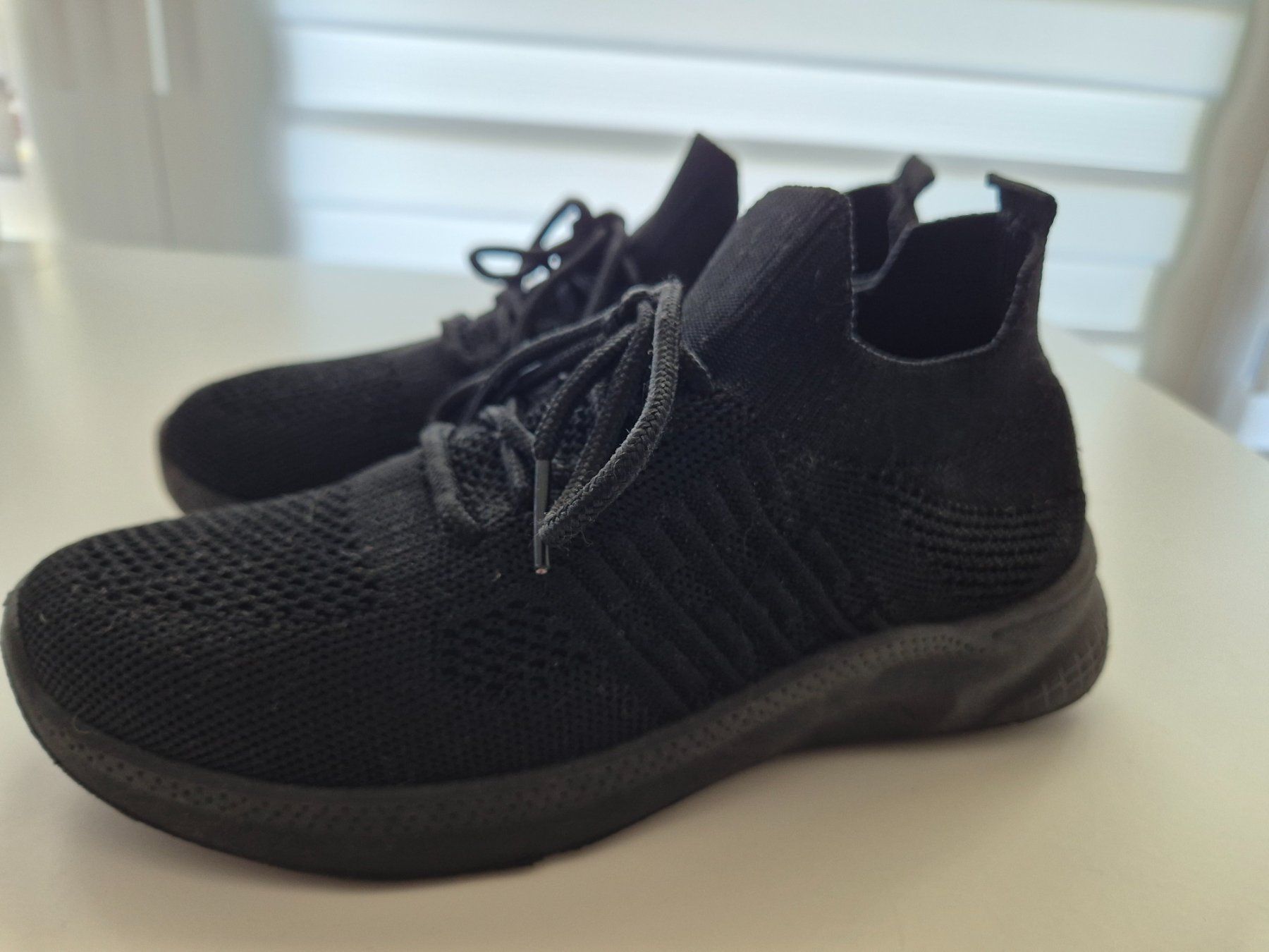 Damenschuhe: Leichte Sommer Sneaker Schuhe Gr. 36 Schwarz – Gebraucht aus Zürich von pau_y8mv 1