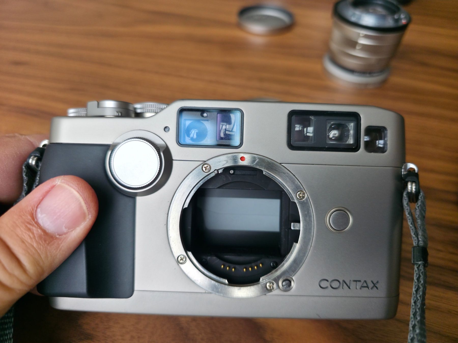 Contax Fotocamera: Contax G2 kit en parfait état. – Usato da Nyon venduto da phi_n2fm 4