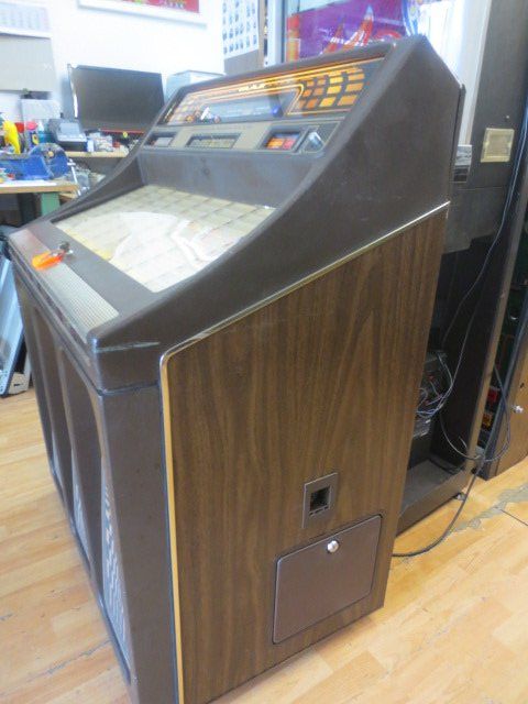 Rock-Ola Jukebox: Max 477 mit 80 Singles – Usato da St.Gallenkappel venduto da Spielautomaten 3