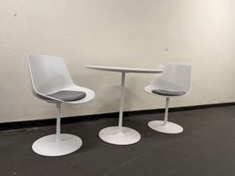 Runder weisser Design-Tisch mit 2 Drehstühlen – Tulip-Stil
