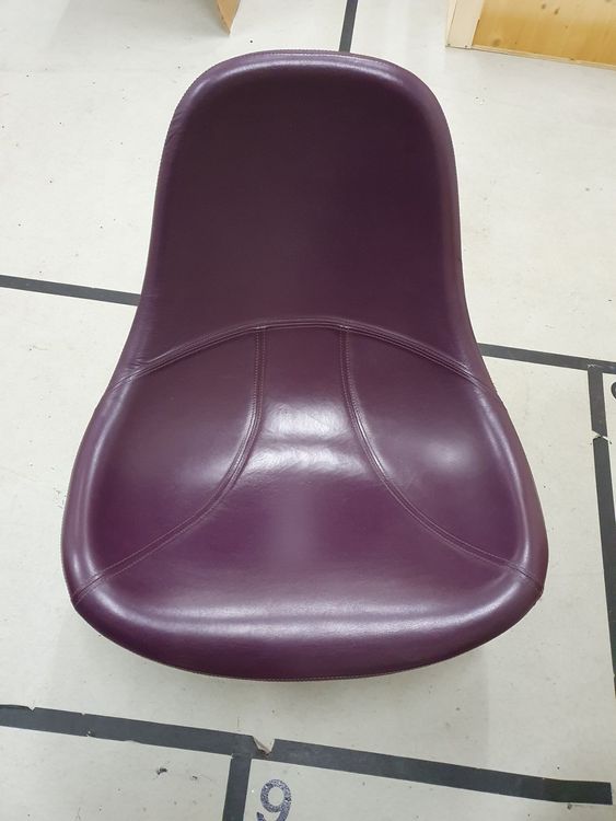 IKEA TIRUP Drehsessel, Leder violett, sehr guter Zustand Kaufen auf