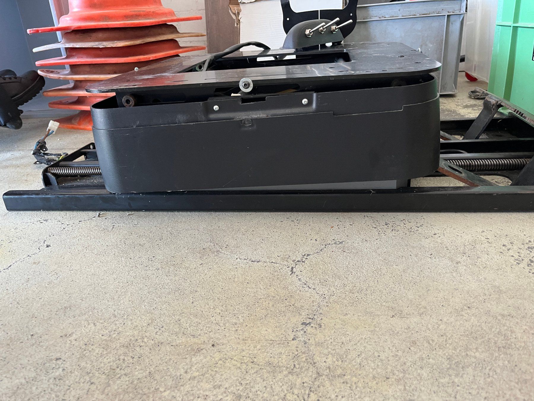 Accessori per altri veicoli: Autoadapt elektrische 6-Way Sitzkonsole – Usato da Ennetmoos venduto da swissrollingtom 1