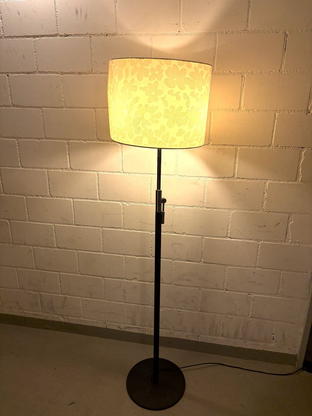 Lampes: Stehlampe von LUMIMARKT – Neuf (Voir description) à Glattbrugg par Ariel012