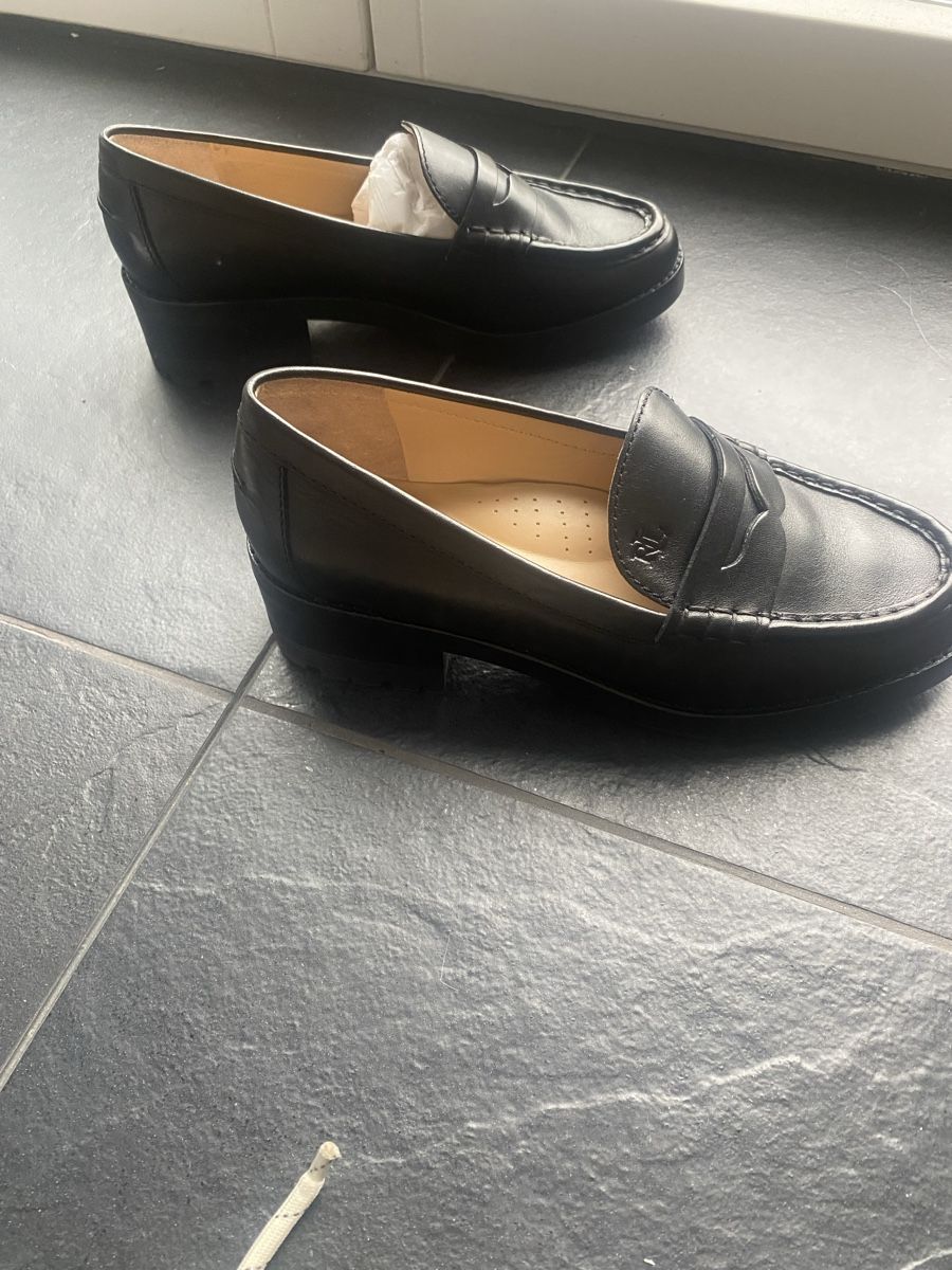 Ralph Lauren Scarpe da donna: New Ralph Lauren leather loafers – Nuovo e nell'imballaggio originale da Zug venduto da kse_w9mn 1
