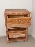 Rustikaler Nachttisch aus Holz mit Schublade, vintage Look