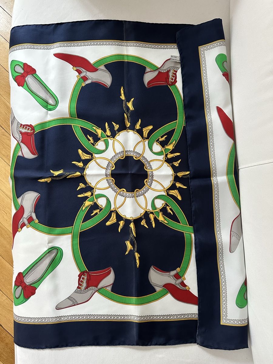 Bally Foulard & Sciarpe: BALLY Seidenschal 100% Seide – Usato da Zollikon venduto da _M65_ 5