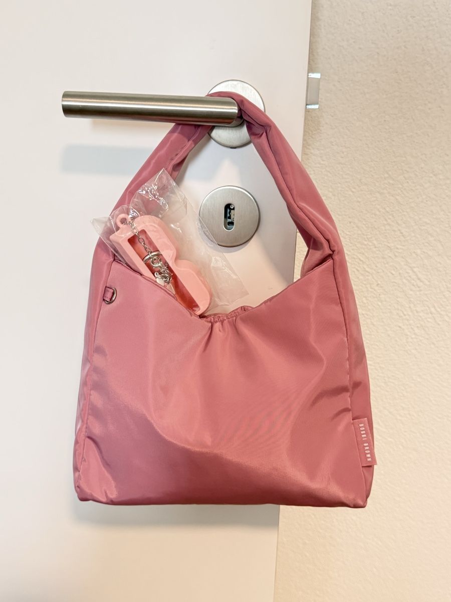 Taschen: Bobbi Brown Handbag pink nylon new – Neu (gemäss Beschreibung) aus Spreitenbach von 94l_9shv