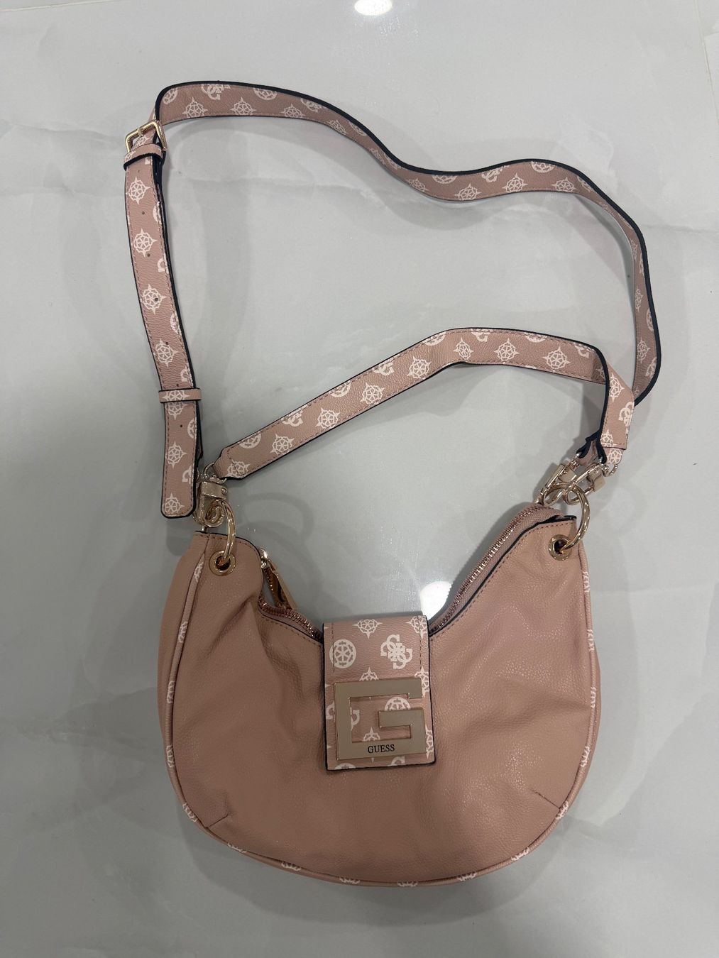 Guess Taschen für Damen: Guess Handtasche – Neu (gemäss Beschreibung) aus Buchs AG von Maison_Djana_