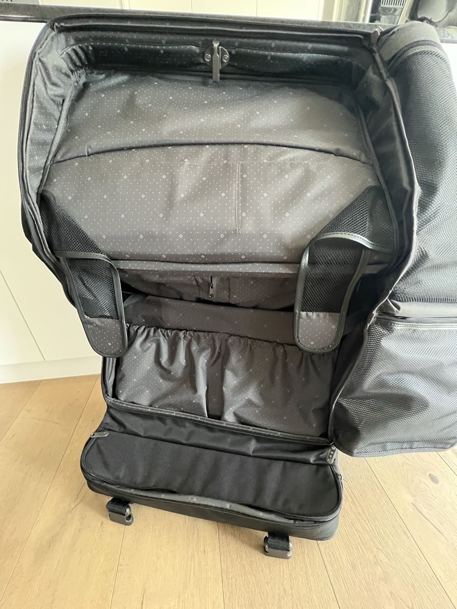 Samsonite Valigie: Samsonite Kleidersack Trolley - Top Zustand! Schwarz – Usato da Winterthur venduto da O2cando2 1