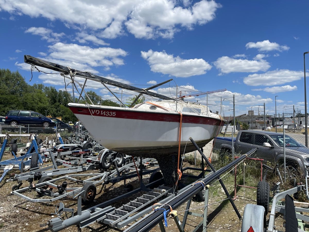 Cormorant Barche: Voilier à quille - sans permis - à bricoler – Difettoso da Prangins venduto da seb_bqx8