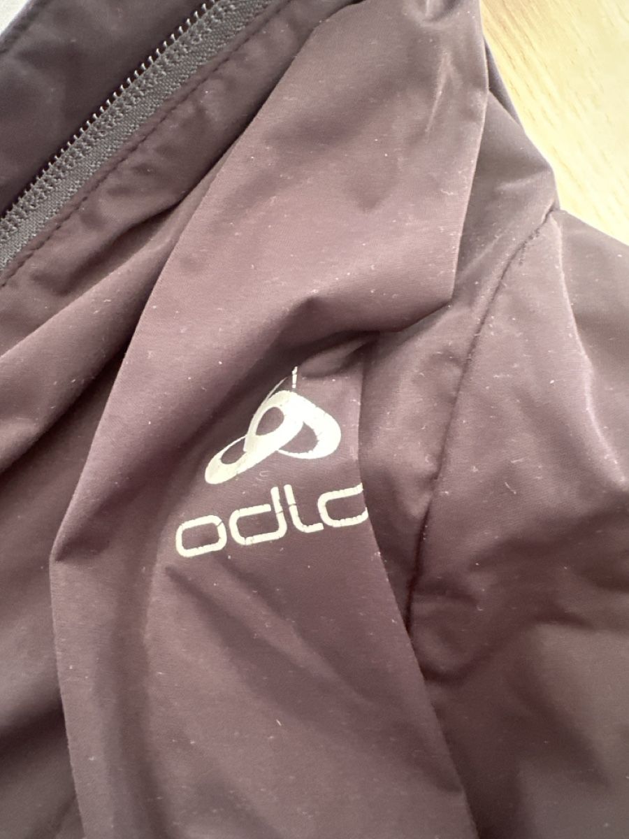 Odlo Jacken: Odlo Damen Jacke, schwarz, NEU, windproof – Neu (gemäss Beschreibung) aus Dübendorf von Bella1177 3
