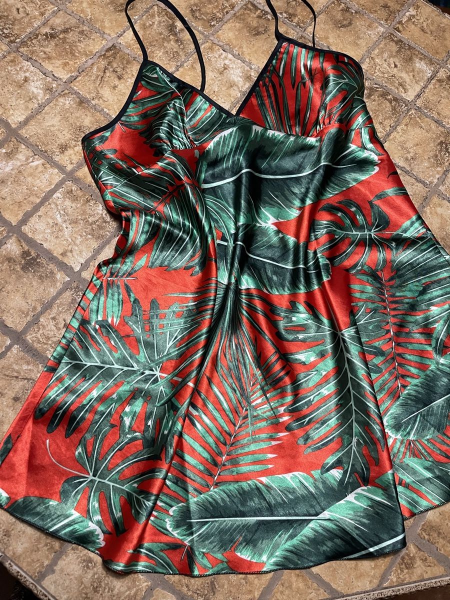 Negligees & Pigiami: Chic Tropicale: Abito da notte di raso-Tg.L-Rosso e Verde – Nuovo (secondo la descrizione) da Gordevio venduto da LanaZimm 1