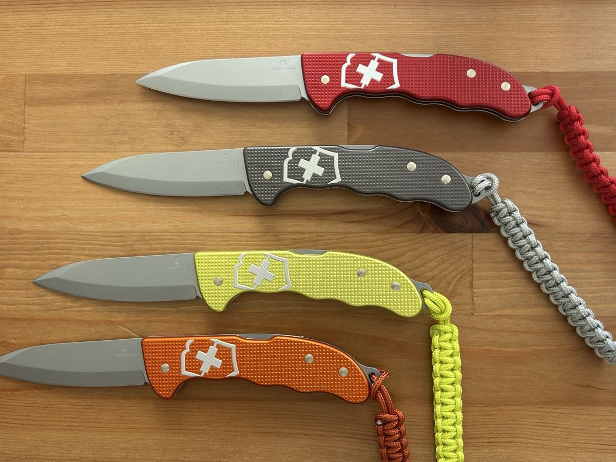 Victorinox Taschenmesser: 4x Hunter von Victorinox – Neu und originalverpackt aus Luzern von Skywalkerone