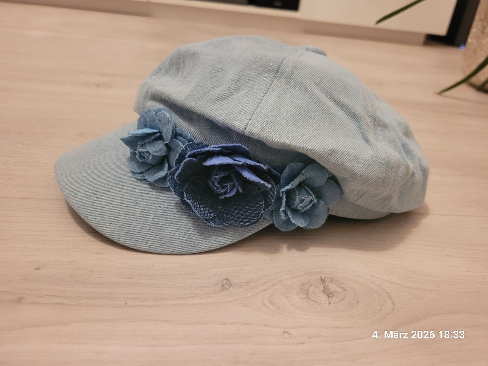 Copricapi, berretti & cappellini: Mütze Jeans mit Blumen – Usato da Bünzen venduto da Milly32 1
