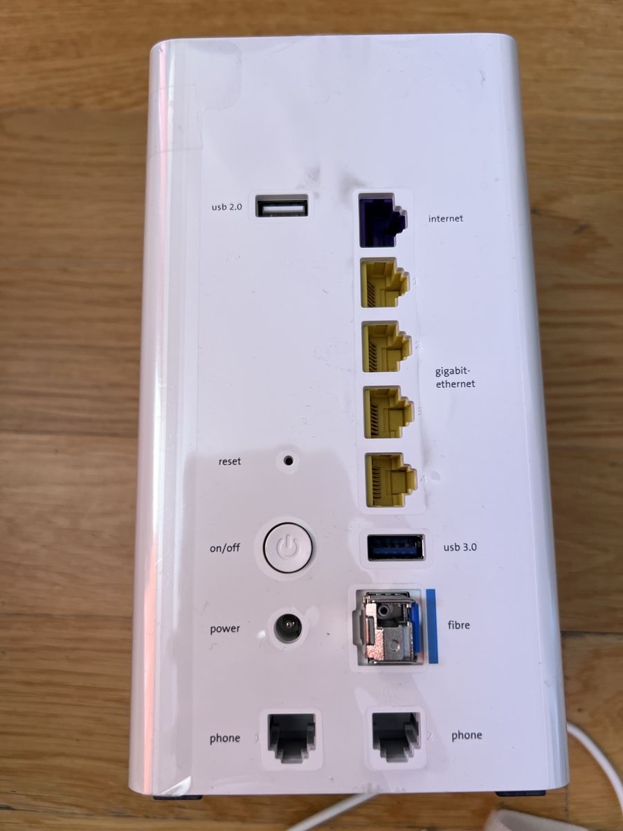 Swisscom Modems & Router: Swisscom Internet-Box 2 Router WLAN WiFi Hub mit Netzteil – Neu und originalverpackt aus Küsnacht ZH von yurchick 3