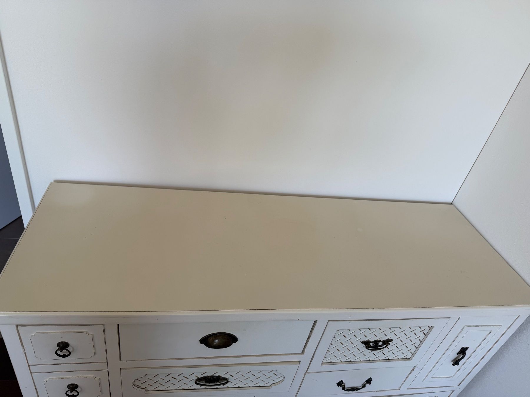 Pfister Cassettiere: Kommode Shabby Chic Weiss Vintage – Usato da Oberägeri venduto da kaitanja 1