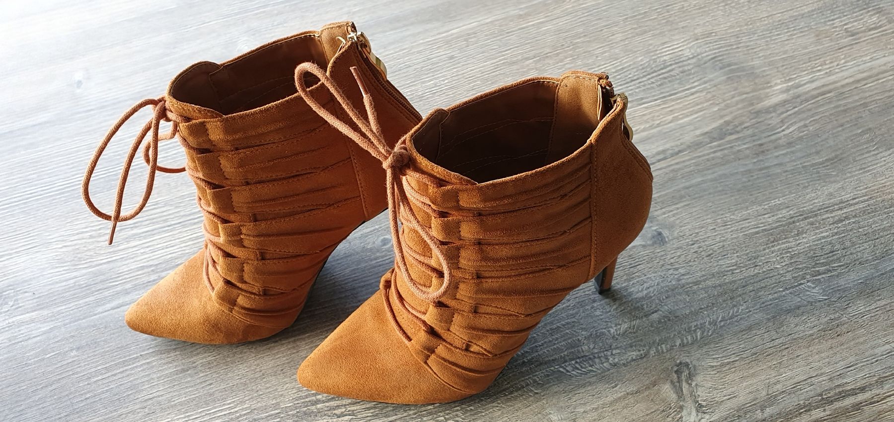 Damenschuhe: Stiefelette mit Absatz – Neu (gemäss Beschreibung) aus Möriken AG von Katze110 1