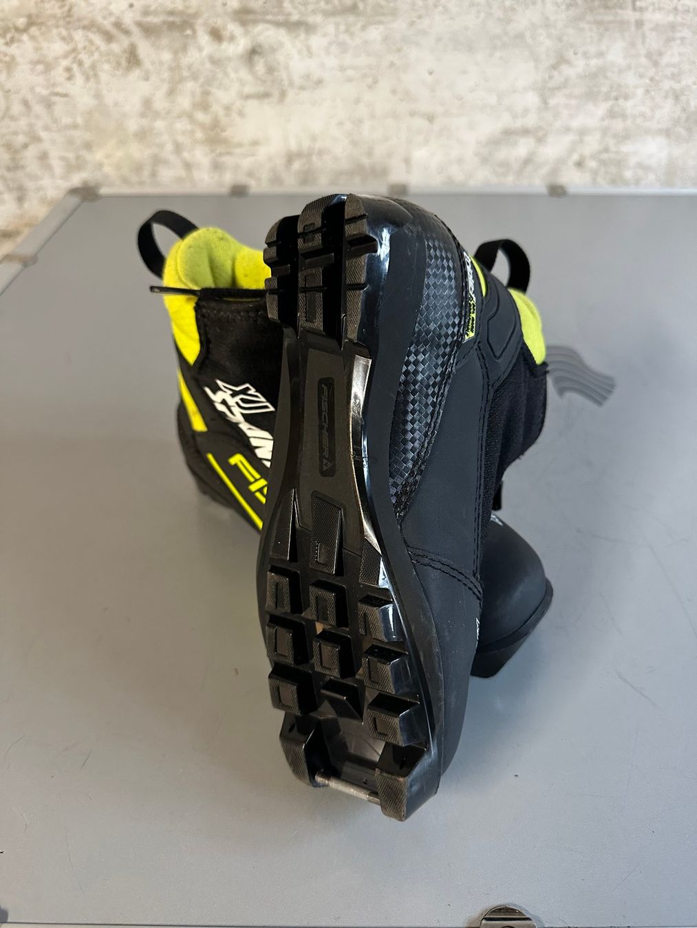 Scarpe per ragazzi: Fischer Kinder Langlauf Schuhe Gr. 33 – Usato da Emmenbrücke venduto da karkarkar 2