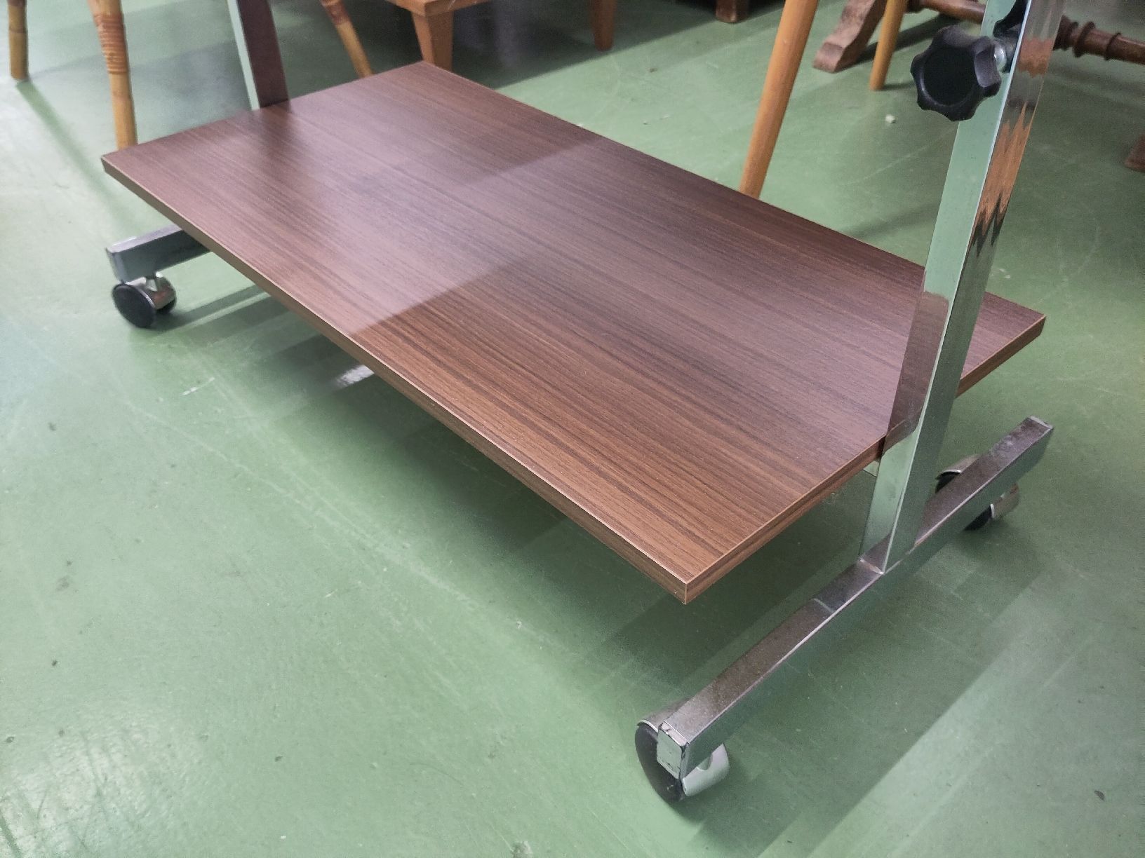 Carrelli di servizio: Designklassiker Servierwagen mit Rollen – Usato da Pratteln venduto da Cartonsducoeur_bl 3