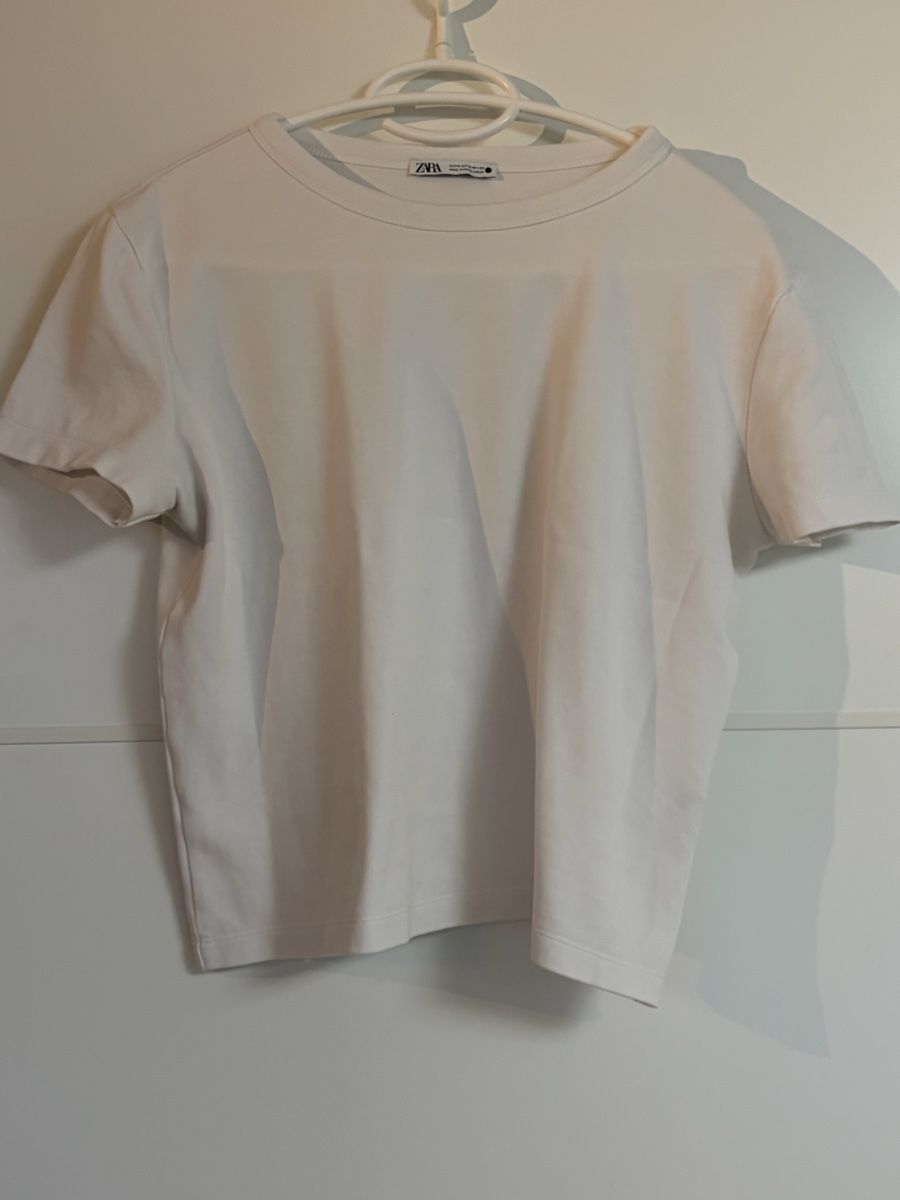 Zara T-shirt: ZARA weisses T-Shirt, Grösse M – Usato da Volketswil venduto da yar_c9dx 2