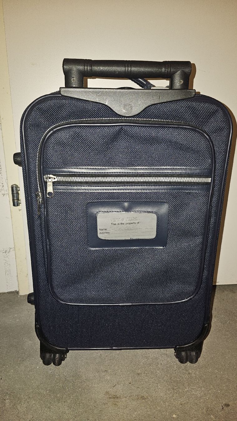 Valigie: kleiner (Kabinen-)Koffer mit 2 Rollen, dunkelblau – Usato da Arbon venduto da Flyaway8 2